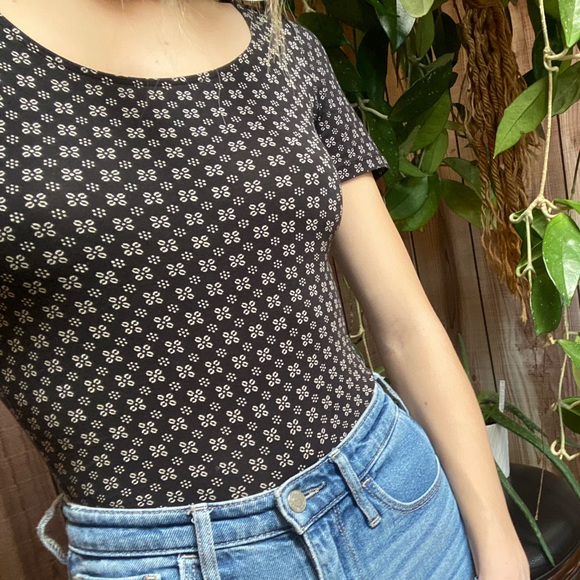 Black patterned top with cross back size small - Picture 3 of 3